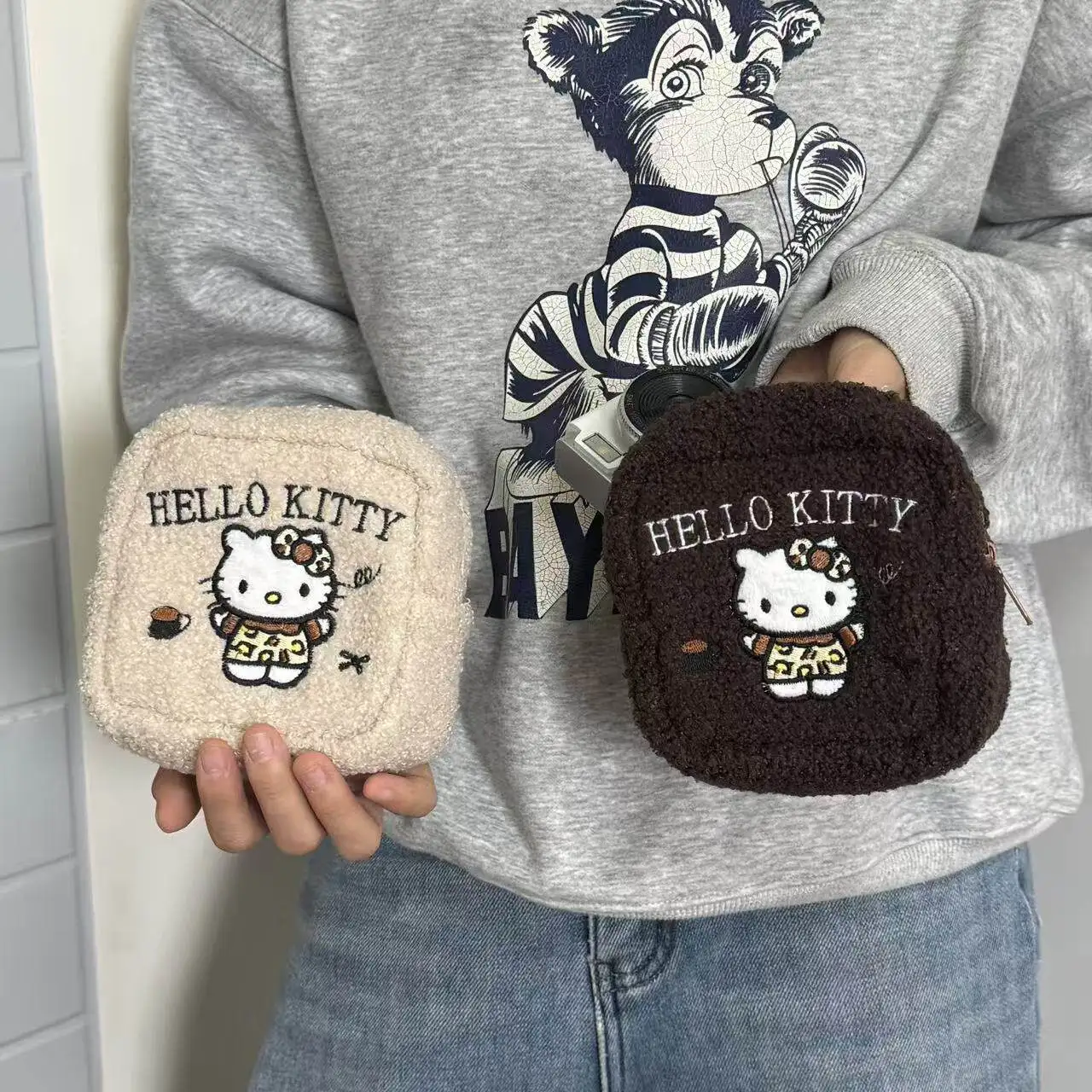 

Cute Kitty Coin Purse Kawaii Girls Storage Bag Portable Handheld Pouch for Sanitary Napkins Camera and Small Essential