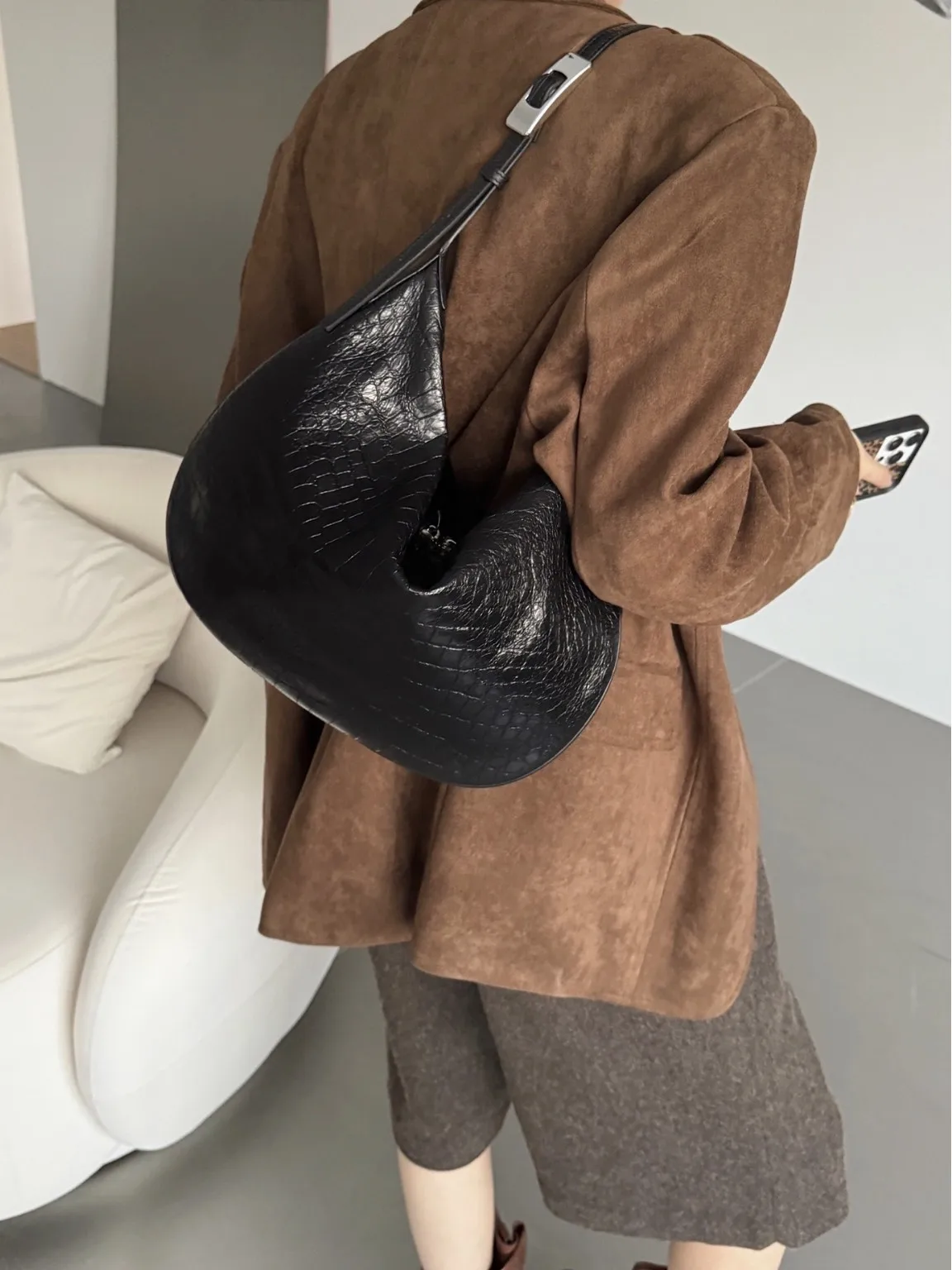 

FIRMRANCH Fashion Versatile Commuting Retro Stone Pattern Elegant Women's Single Shoulder Armpit Bag Crossbody Dumpling Purse