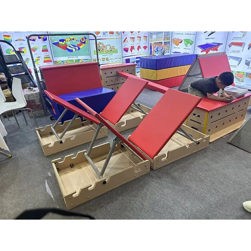 Venda quente personalizada Ninja Cursos Equipamento de obstáculos Ninja Warrior Curso de obstáculos Equipamento de Parkour para crianças exportado