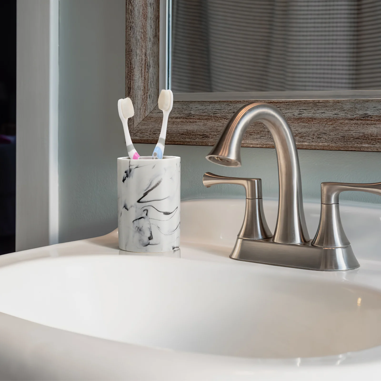 

1Pcs Elegant Marbling Gargle Cup Household Toothbrush Mug Compact Design Bathroom Accessory Toothbrush Mug