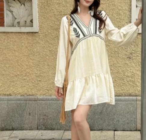 Vintage Embroidered V-neck Dress Bohemia Casual Beach Sundress Women Fashion Vacation Sexy Elegant Vestidos