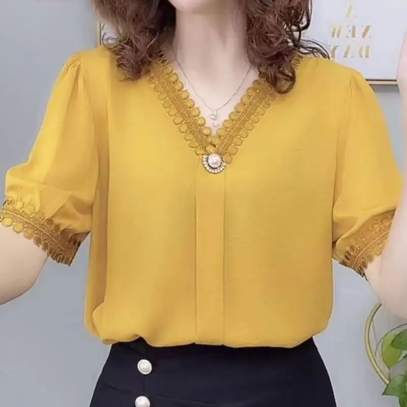 Fashion V-Neck Lace Patchwork Shirt Female Clothing Vintage Solid Color Summer Chic Pearl Three-dimensional Decoration Blouse