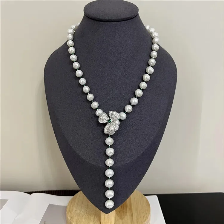 

18'' Natural White Near round Pearl Necklace CZ Flower Pendant