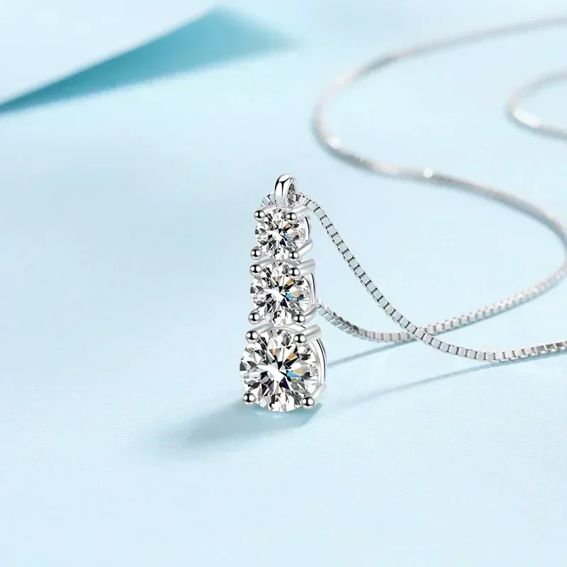 Elegant-Design PT950 Platinum Sparkling 1.8ct 3 Stones Moissanite Pendant for Women, Ladys Cute Butterfly Chjain Jewelry