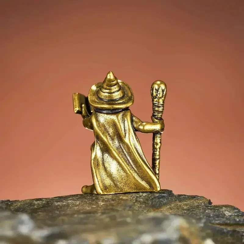 خمر النحاس الضفدع معالج تمثال الضفدع عقد عصا سحرية حلية تماثيل صغيرة على شكل حيوانات ديكور غرفة مكتب المنزل سيارة الحلي