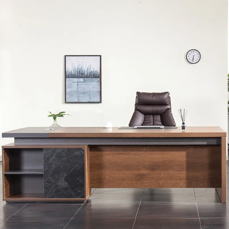 Moderner, minimalistischer CEO-Tisch