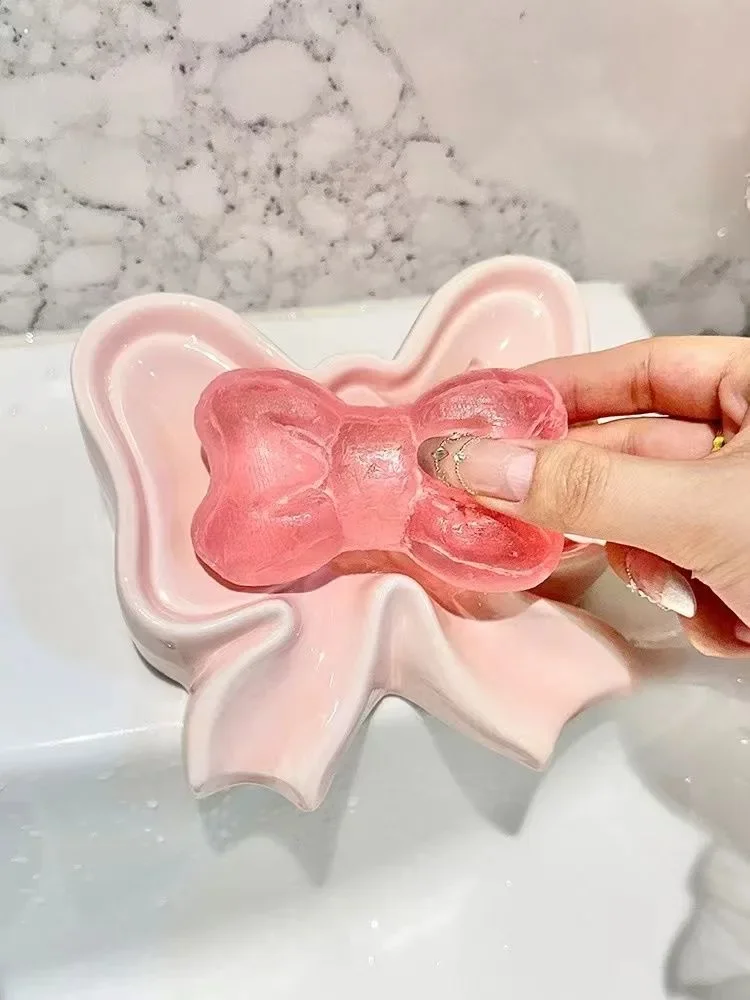 Butterfly Shape Ceramic Soap Box Sweet Style Draining Non-slip Soap Dish Exquisite and Luxurious Bathroom Soap Rack Household