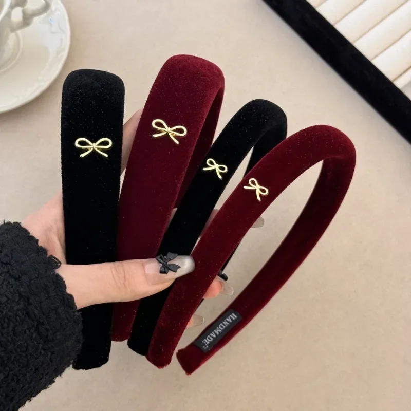 

Korean autumn winter atmosphere headband women's 2026 new high cranial top velvet headband high sense retro hair accessories