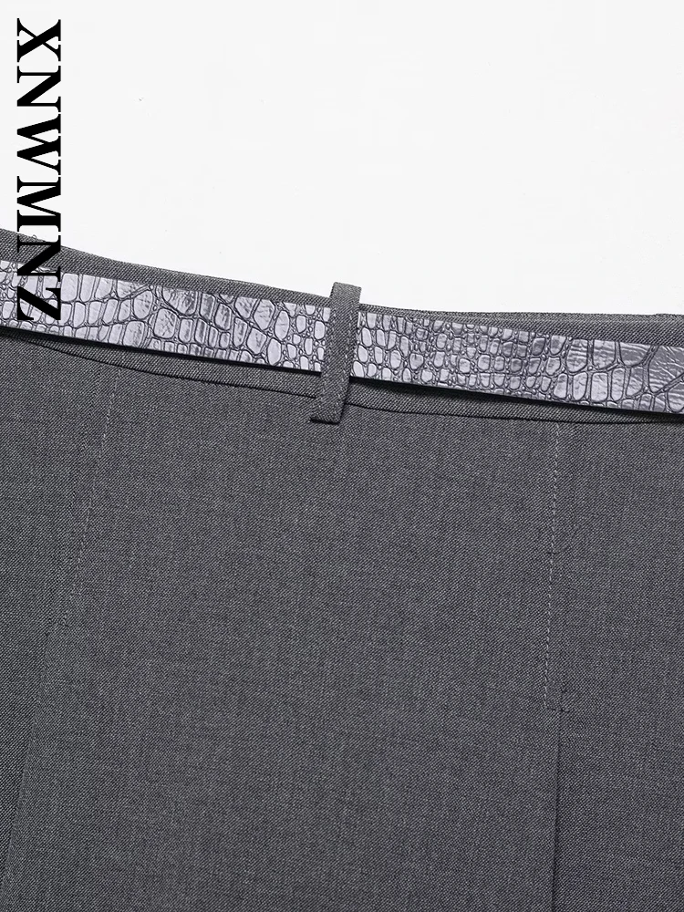 XNWMNZ 2025 automne nouvelles femmes vêtements Sexy décontracté mini jupe plissée Chic mode femme gris Simple mince avec ceinture