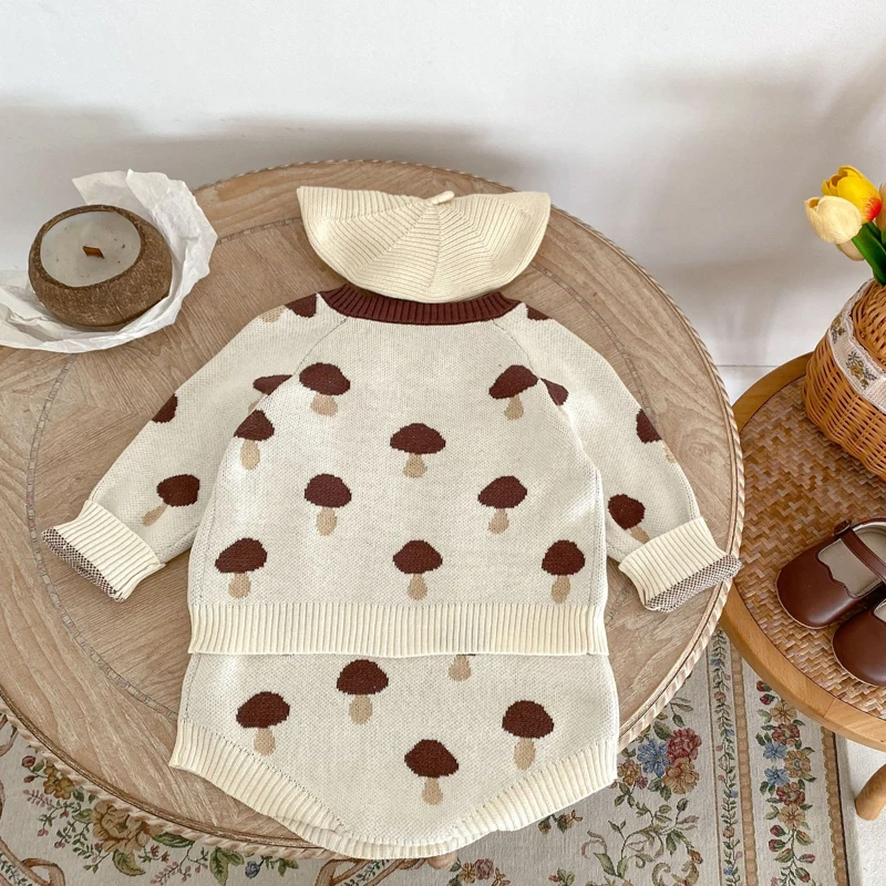 Autumn New 0-3 Year Old Baby Clothing Knitted Cotton Sweater Set Cute Mushroom Jacquard Coat+Hopper Two Piece Set