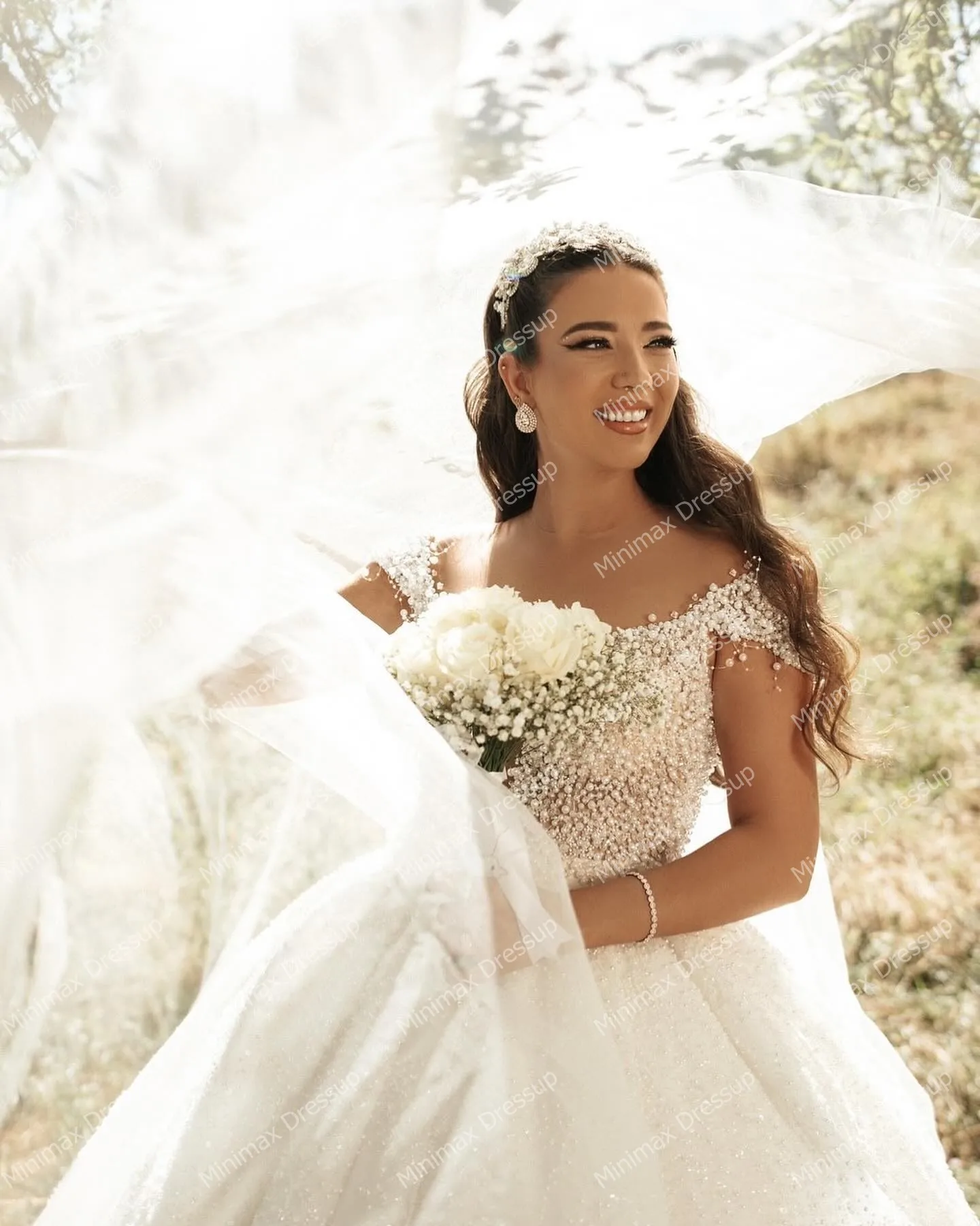 Vestidos de novia de perlas de Dubai, vestidos de novia y hombros descubiertos con cuentas de Organza, vestido de fiesta de boda hinchado de lujo