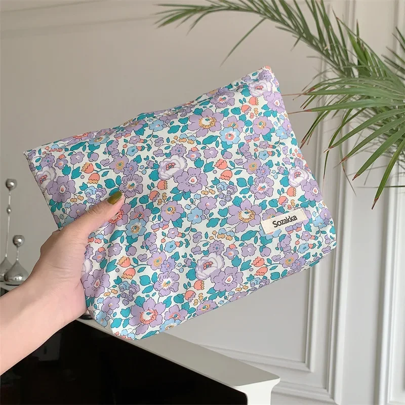 New Simple Fresh Floral Clutch Canvas Cosmetic Bag Makeup Pouch Large Capacity Skincare Toiletries Storage Bag Travel Organizer