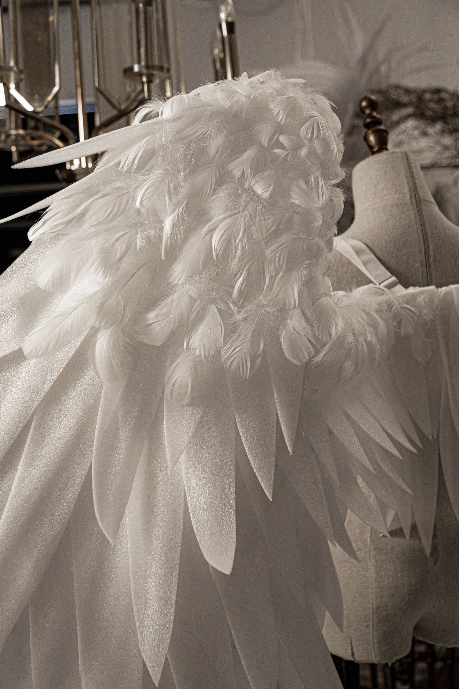 أبيض كبير الجناح أجنحة الملاك تأثيري للبالغين أجنحة الريش أزياء الهالوين لعب الأدوار حفلة بوريم كرنفال