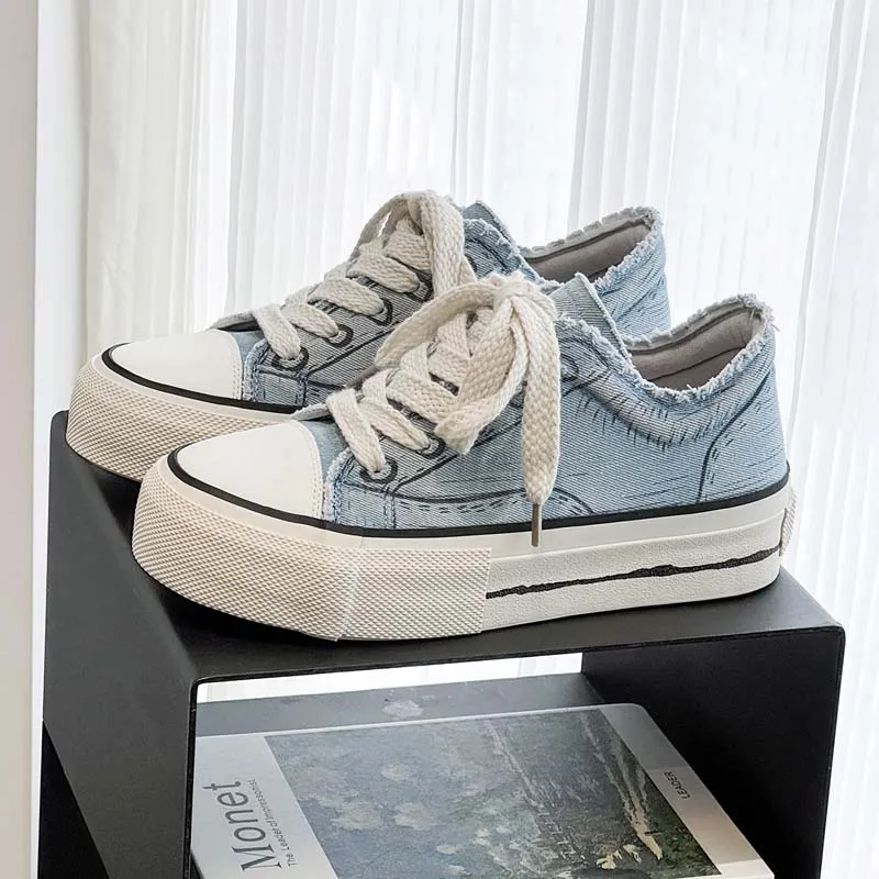 Man Canvas Shoes Autumn 2026 Fashion Blue Graffiti Men's Vulcanize Shoes Comfortable Platform Canvas Sneakers Men Zapatillas