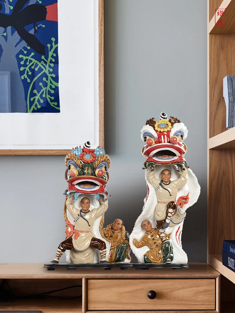 ceramic lion dance ornaments gifts for elders and teachers to accompany Lingnan Shiwan dolls.