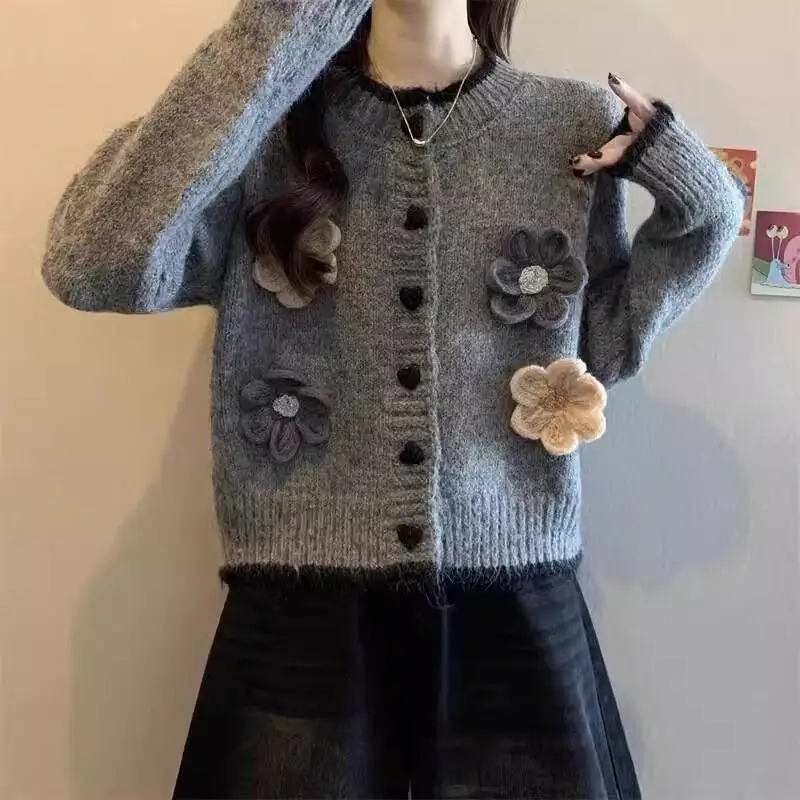 Odzież damska Kardigan damski Dzianina Damska Nowość na wiosnę 2025 Guziki Kwiat Długi rękaw Krótkie topy Modny styl