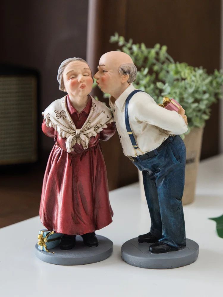 

Resin Figure Sculpture for Home Decor, Old Man, Old Lady, Room Decoration, Study, Wine Cabinet, Lovers Ornament, Wedding Gift