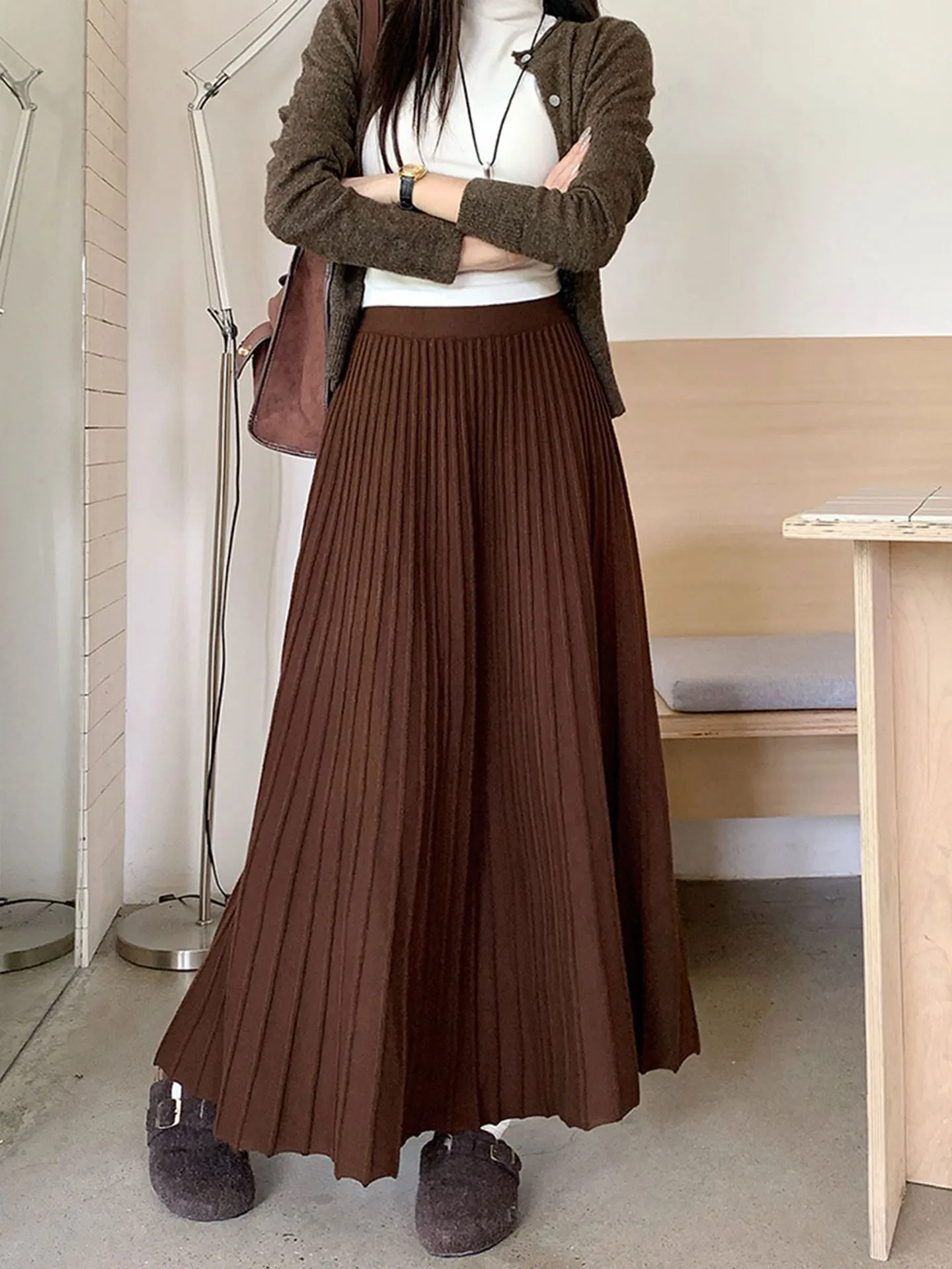 

Женская трикотажная плиссированная юбка цвета хаки больших размеров с высокой талией, скрывающая юбка трапециевидной формы, повседневная осенне-зимняя мода