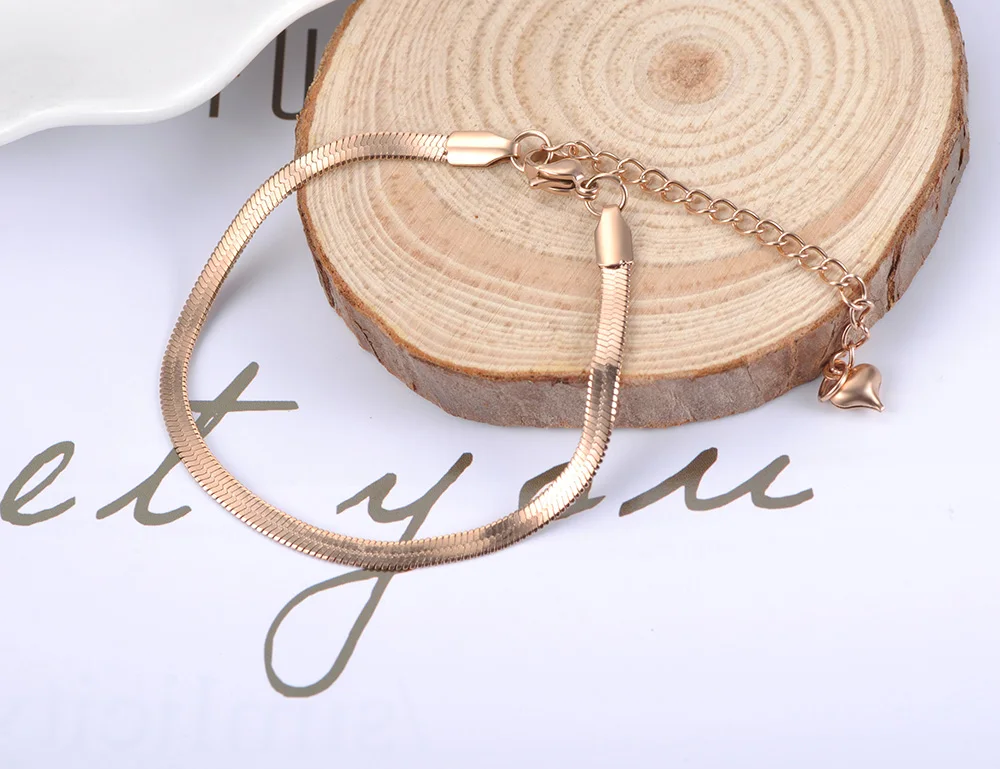 JeeMango vergoldetes kubanisches Kettenarmband aus Edelstahl für Damen, Statement-Chic, modischer, wasserdichter Schmuck B23062 – Detail 8