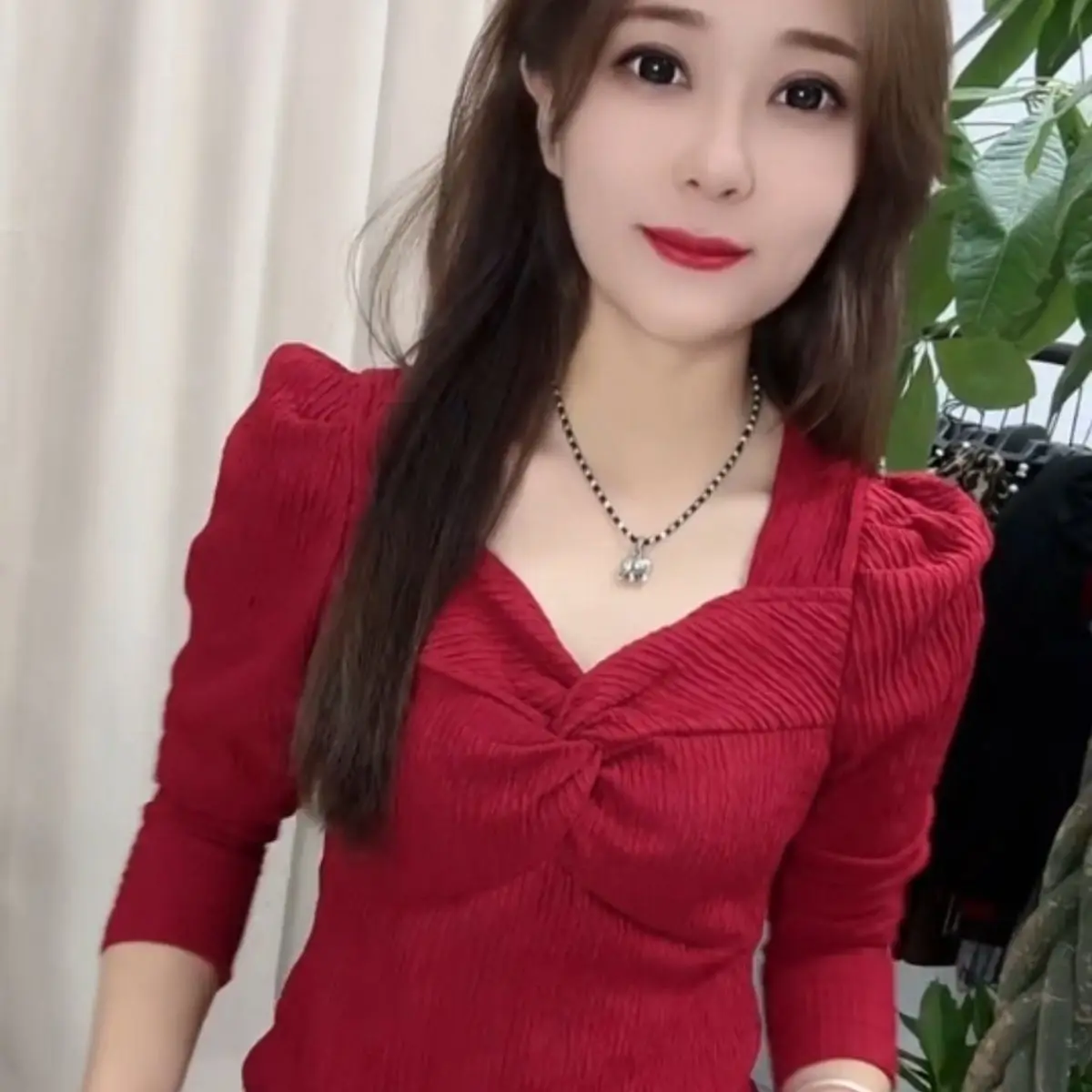 

Футболка Slim Fit Long Sve V-Ne Color Faionable, универсальная, 2025, модный топ для похудения со сборками во французском стиле