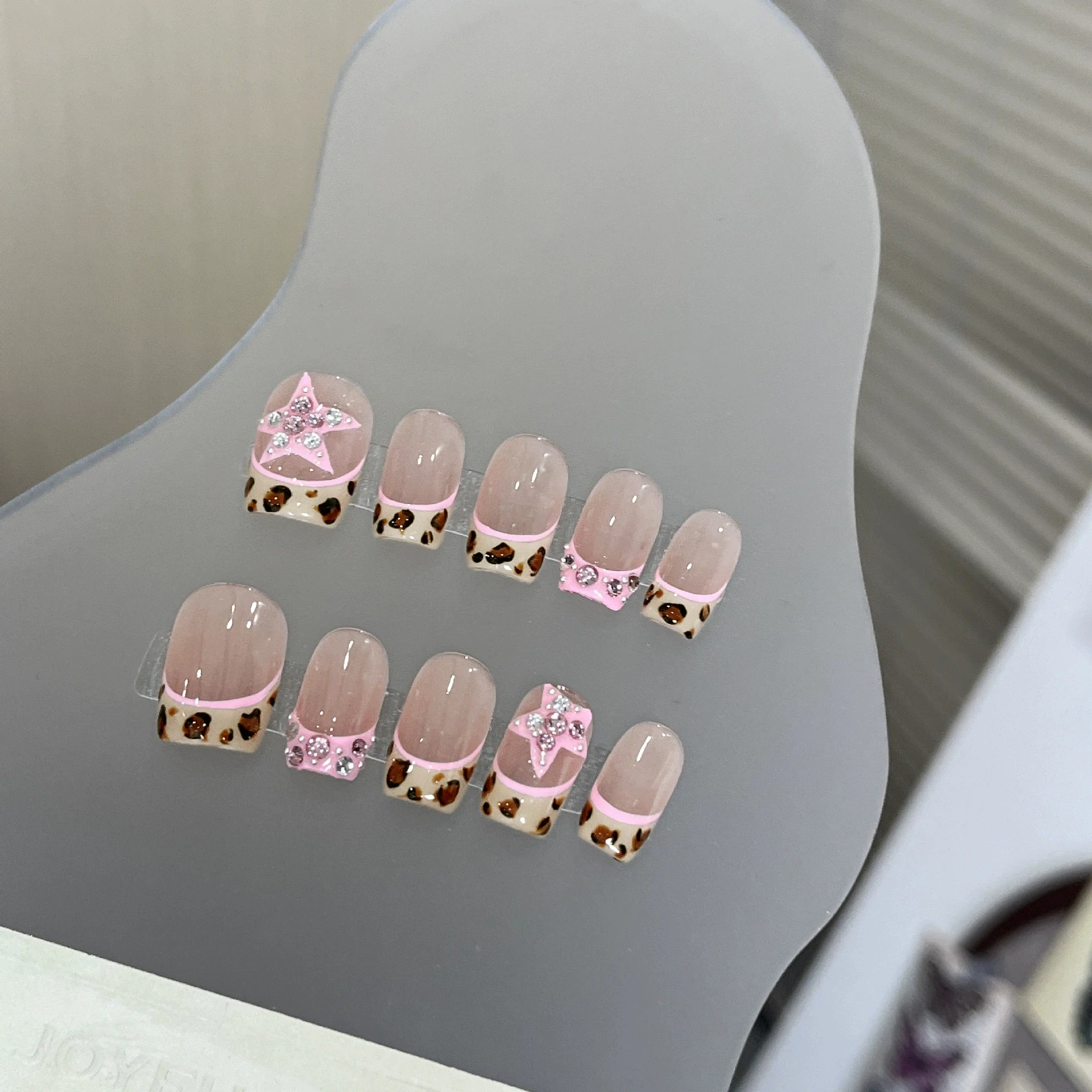 

10Pcs Pink Maillard Press On Nails Leopard Print French Y2k Star Style Handmade False Nail Bows Rhinestone Decor Sweet Fake Nail