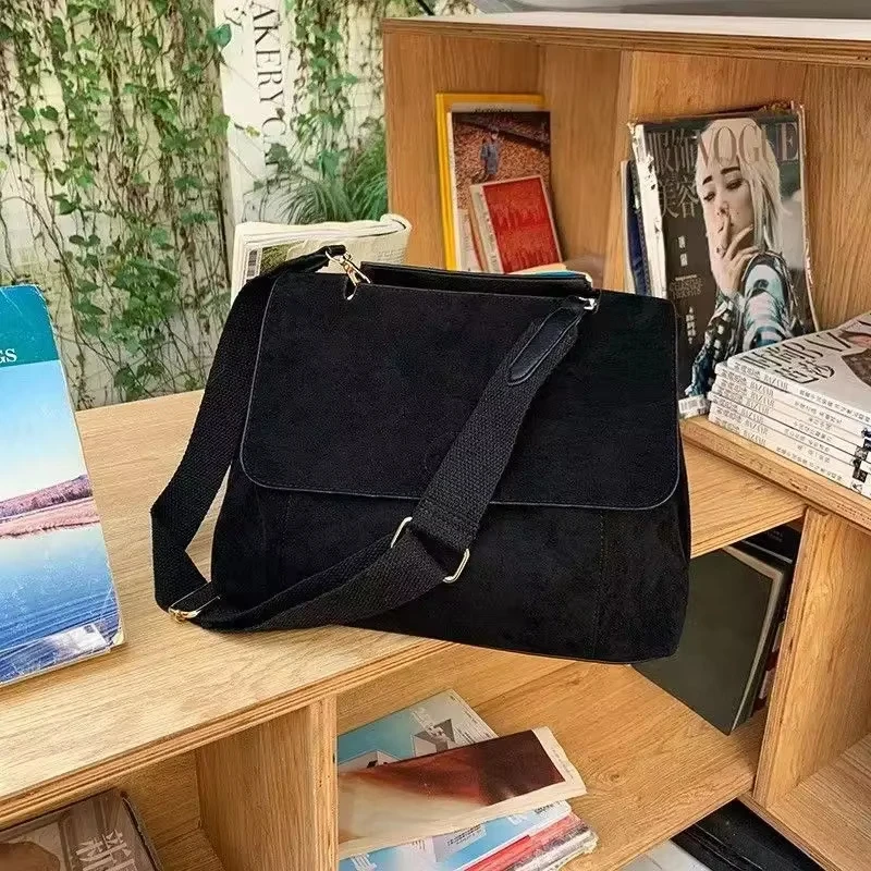 New Vintage Brown Velvet Crossbody Bag for Women Large Capacity Shoulder Bag Stylish and Practical Autumn Winter Messenger Bag