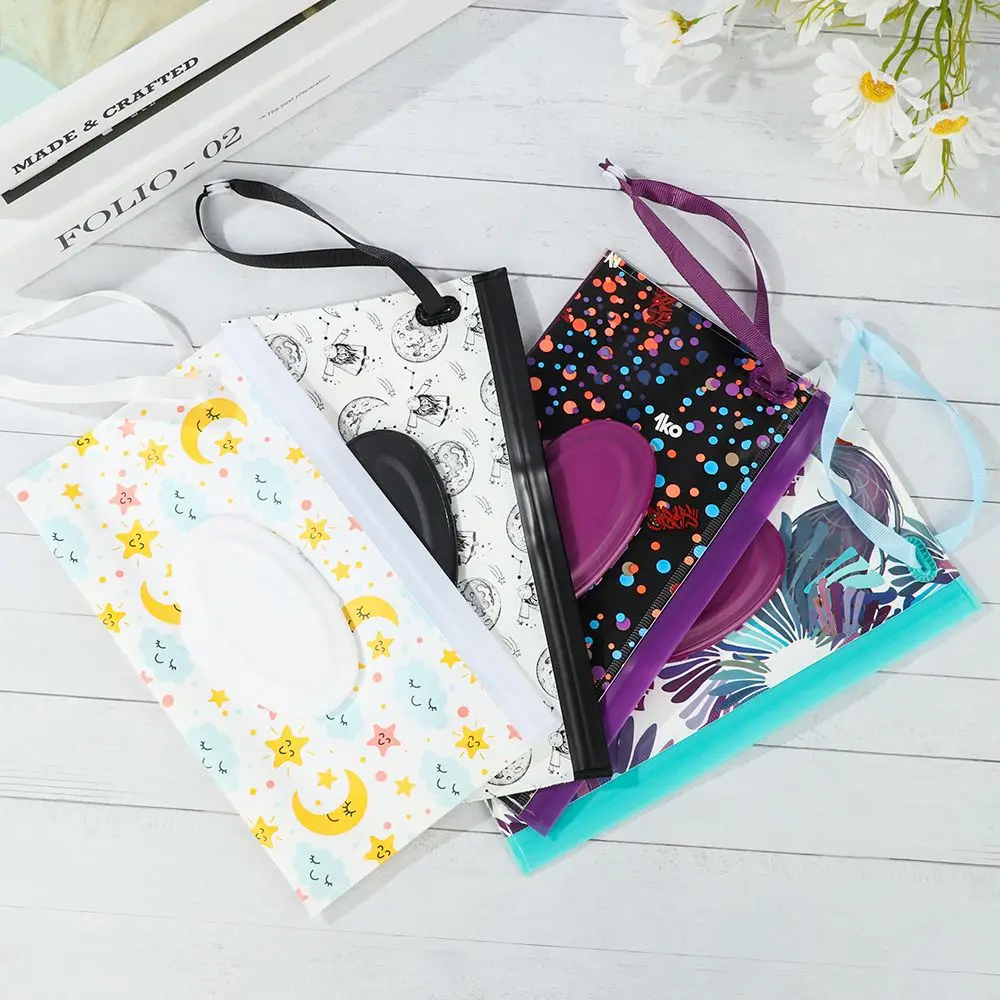 Fashion Cute Snap-Strap Portable Carrying Case Flip Cover Cosmetic Pouch Tissue Box Wet Wipes Bag Stroller Accessories