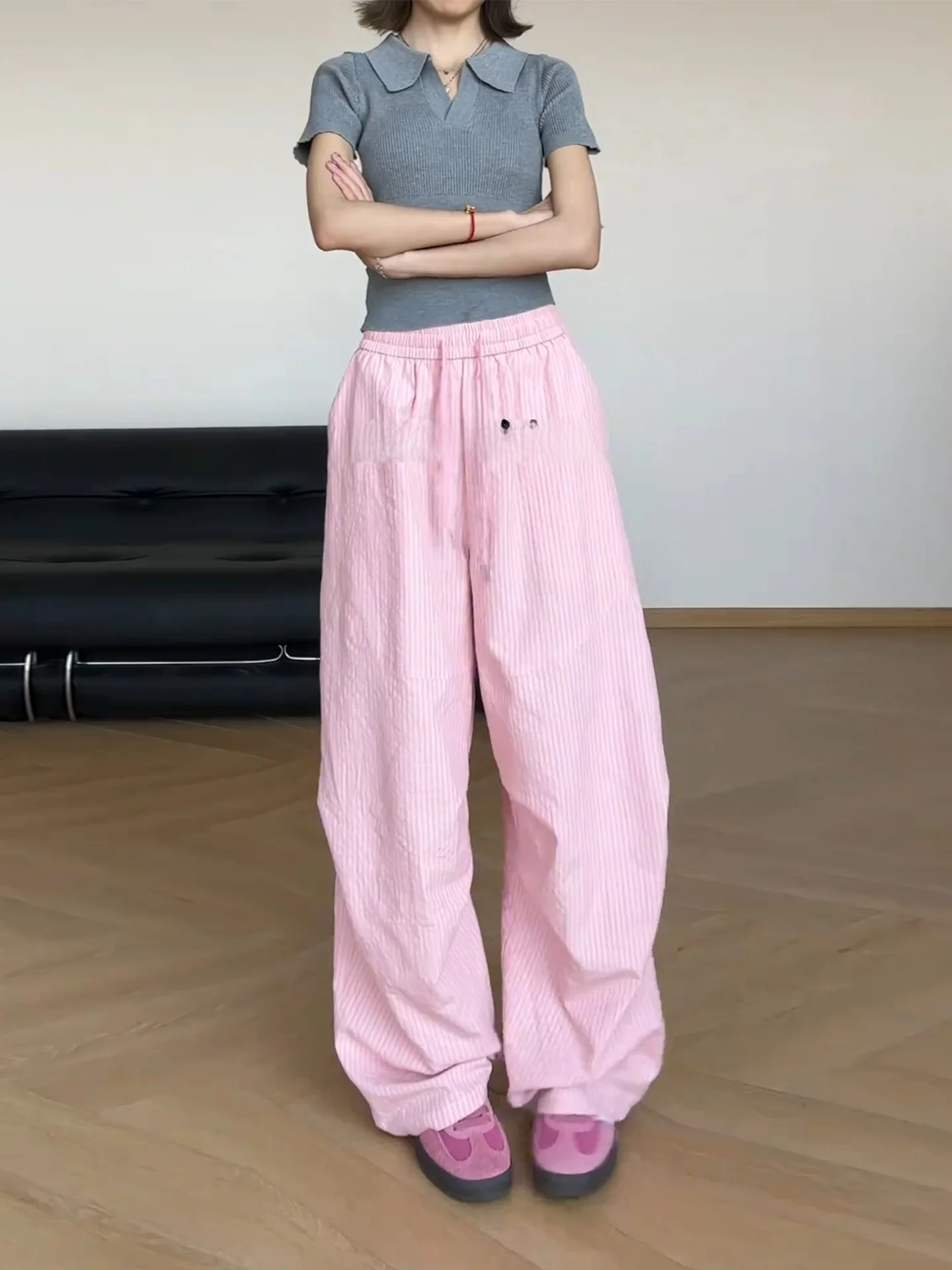 ピンクのストライプ柄ハイウエストカジュアルパンツ、薄手ヒップホップアイスシルクブレードパンツ、ダンス用ワイドレッグルーズフィットパンツ、女性用サマーパンツ