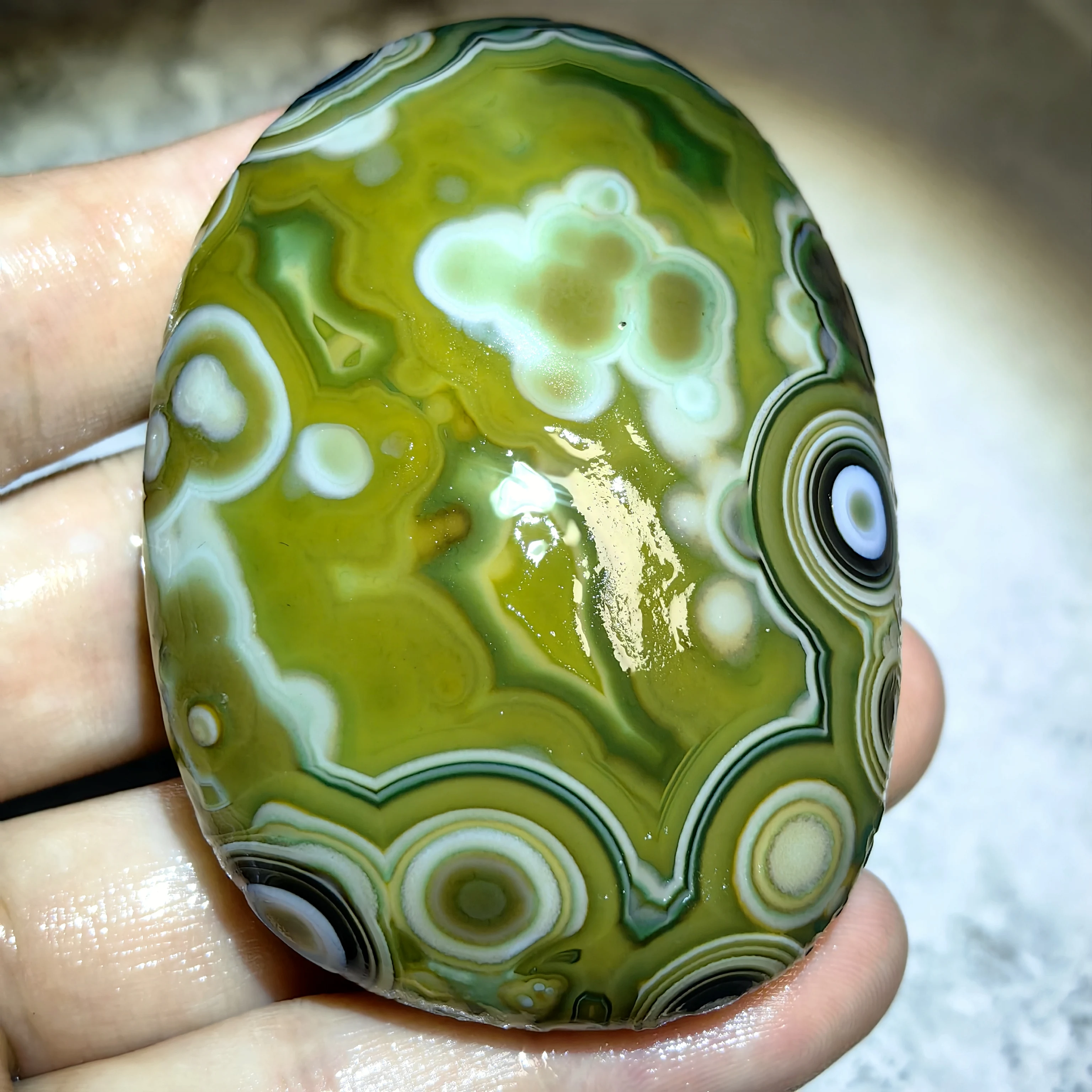 Natural Eye Banded Agate Stone, Vivid Sea Wave Cloud Landscape Crystal Worry Stone For Collection & Decor