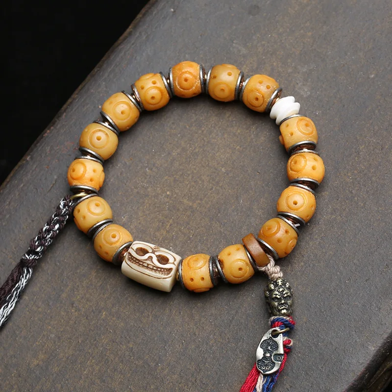 

Винтажный серебряный браслет с инкрустацией, аксессуарами в виде кисточек и элементами кинцукэ с одной петлей