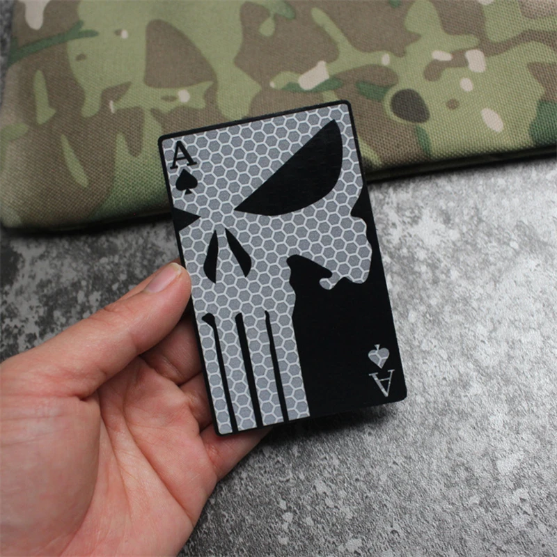 Insignia táctica As de Espadas reflectante para brazalete y mochilas - imagen 3