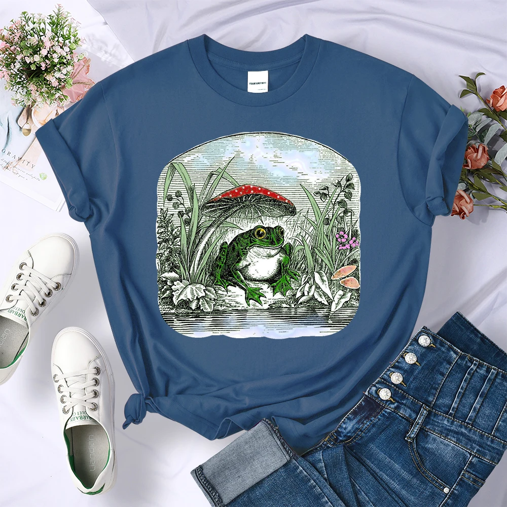 Vintage Cottagecore Aesthetic Frog Mushroom Tshirt Women Hip Hop Summer Tops Street Casual Short Sleeve Cool Breathable Tshirts