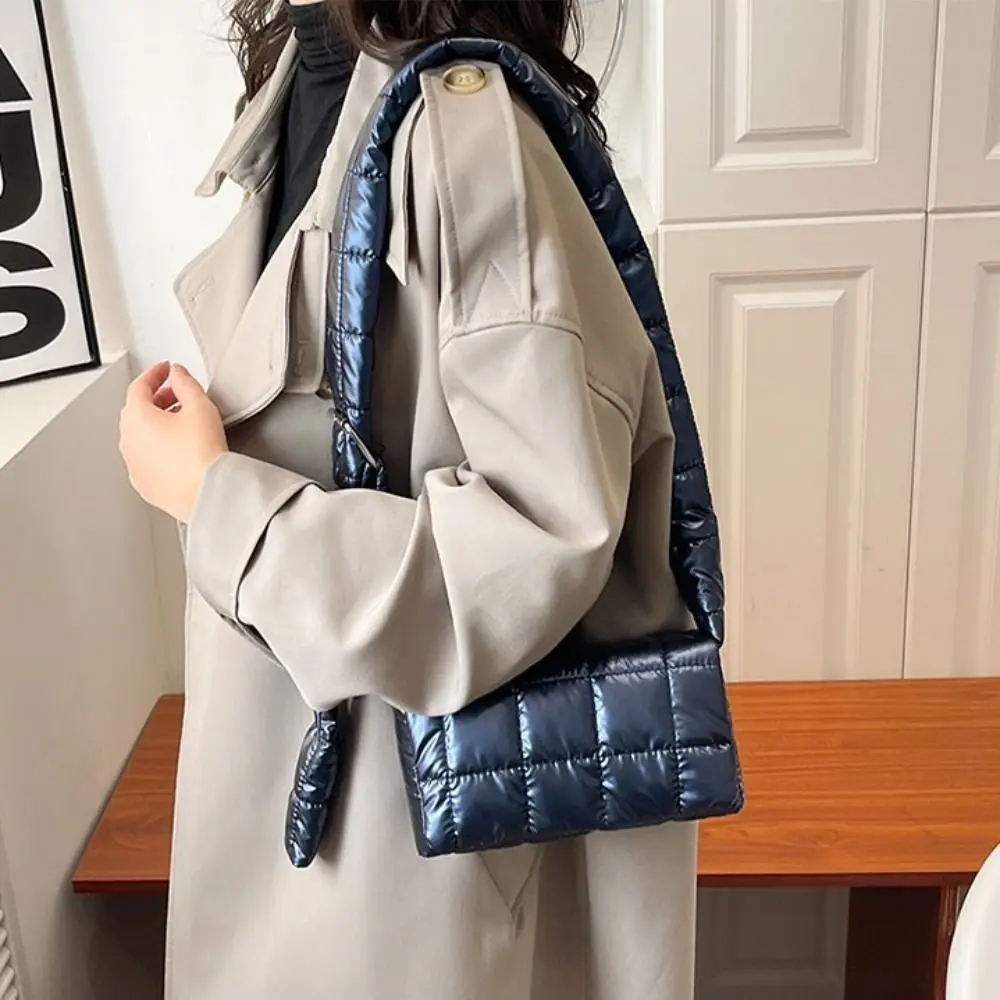 

Зимняя космическая хлопковая сумка в корейском стиле, водонепроницаемая женская сумка на плечо с пышным пухом, легкая стеганая маленькая квадратная женская сумка