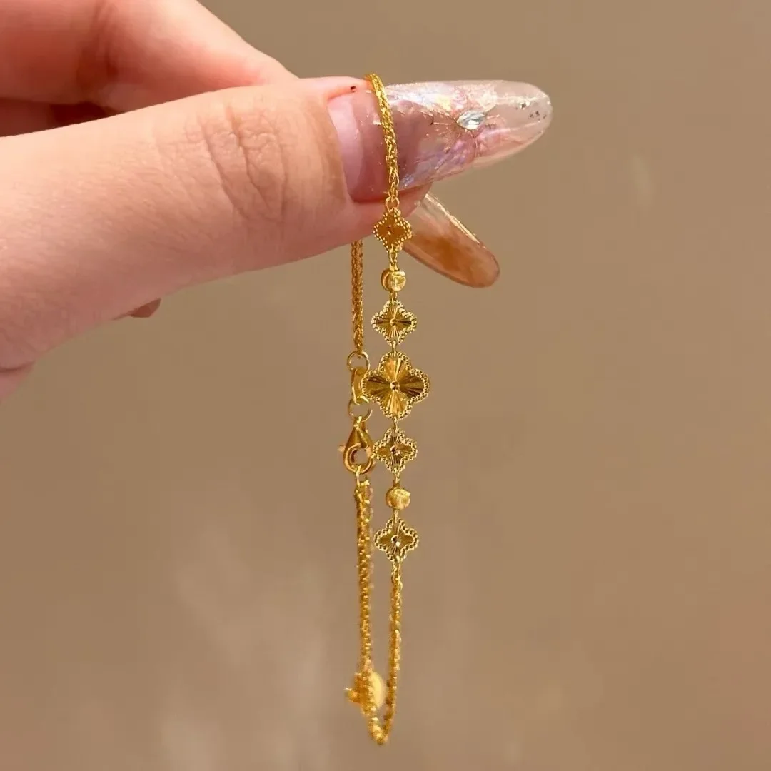 Bracelet à fleurs en feuilles de cinq fleurs pour femmes, design de niche, bijoux à main doux, tendance, polyvalents, exquis, nouvelle collection 2025