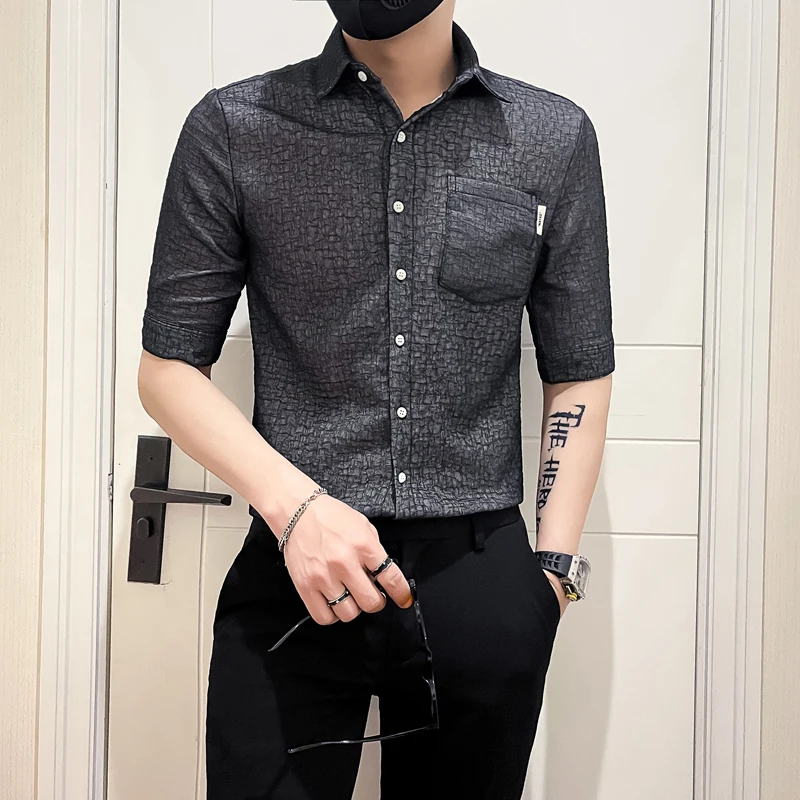 

Retro Texture Half-sleeved Men Shirts Spring Summer Single Pocket Slim Social Man Shirt High Quality Trendy Camisas Para Hombre