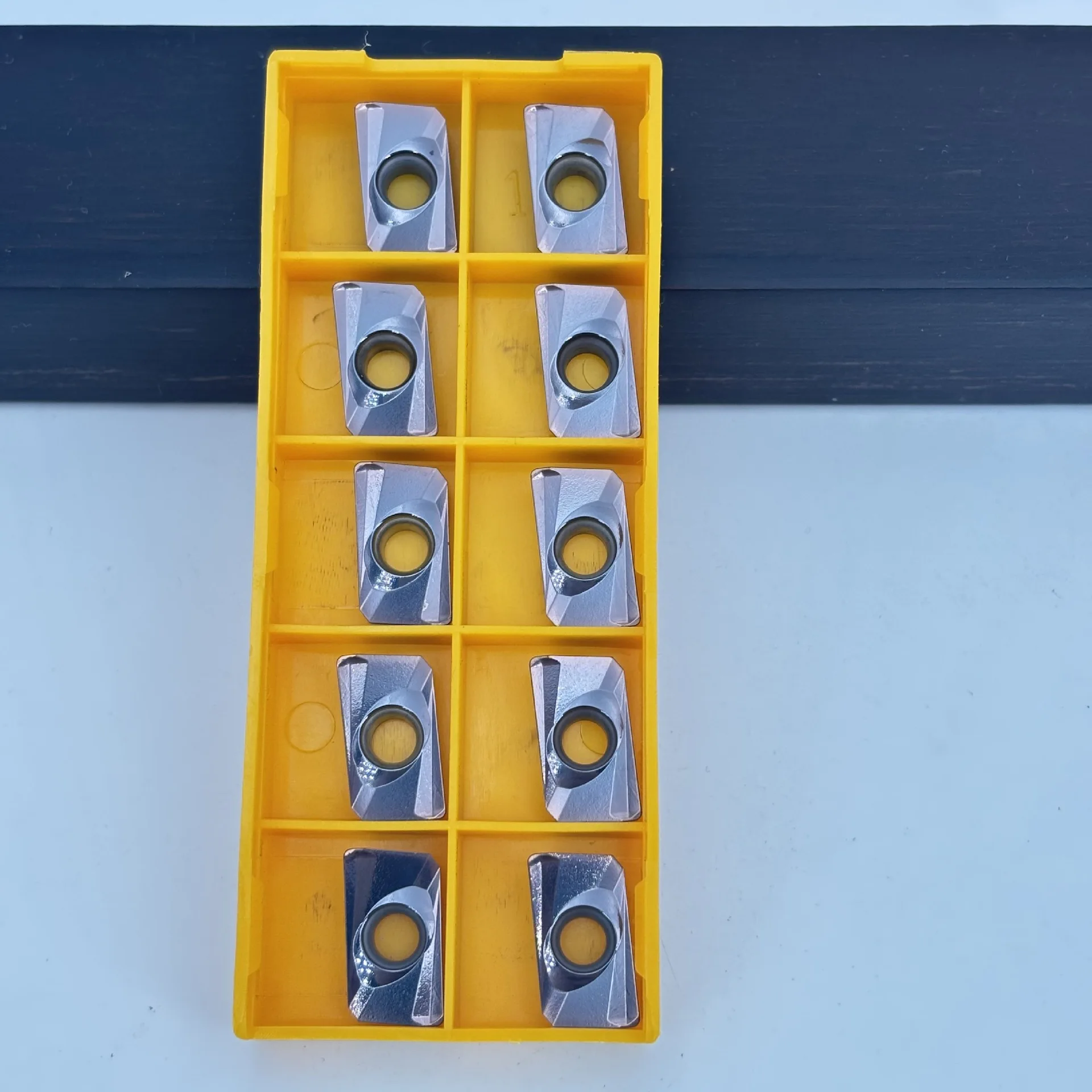 Numerical Control Insert APMT1604 H2 APMT1604 M2 VP15TF Milling Cutter