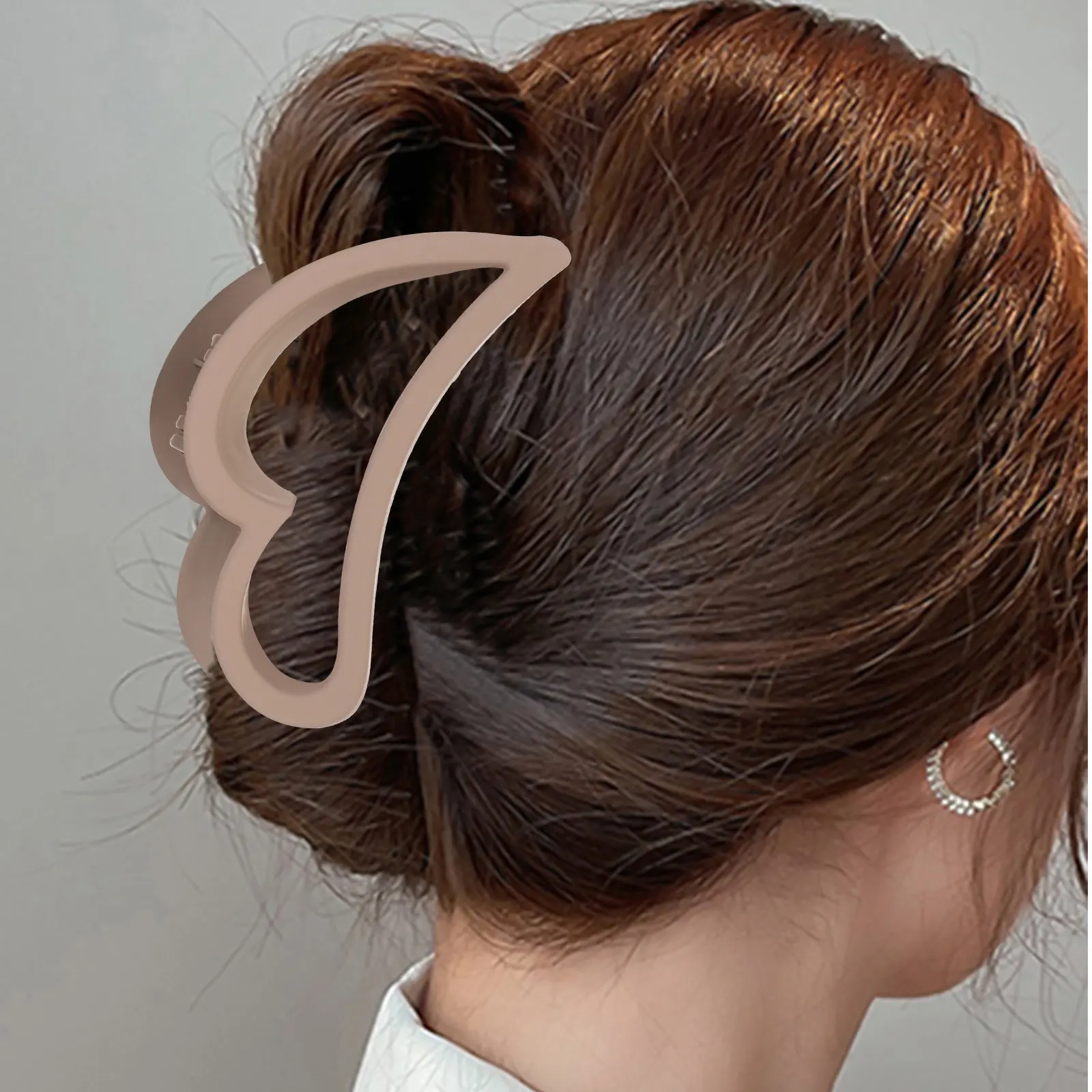 

Набор из 3 больших матовых заколок-крабов в форме сердца: высокая гибкость, прочность, удобный захват, для женских причесок, нарядных образов и дней рождения