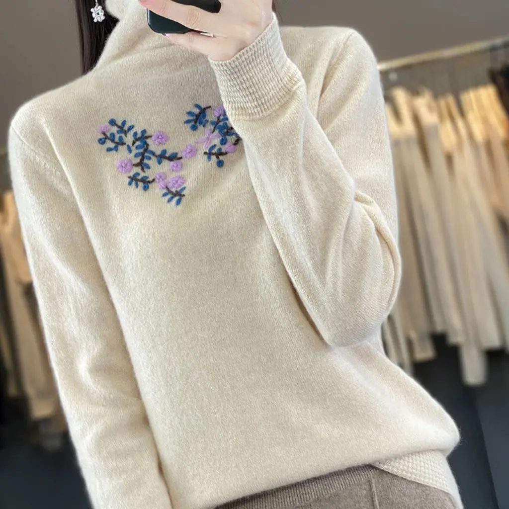 

Women's Hand-Embroidered Wool Sweater Tricolor Plum Blossom Collar Loose Pullover Knitted Base Shirt