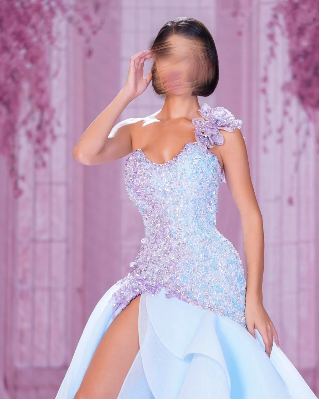 Aenyrst فساتين زفاف فاخرة بدون أكمام من الكريستال بكتف واحد مخصصة بطول الأرض وحجر الراين بفتحة جانبية