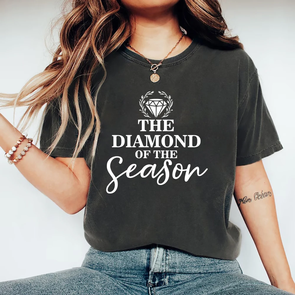 Camiseta de The Diamond of The Season para mujer, blusa con estampado de silbato para mujer, playera de manga corta con cuello redondo, Top informal para mujer