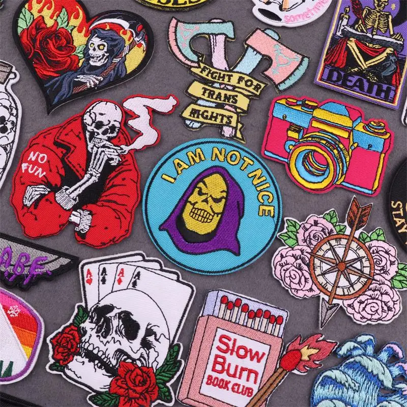 Ferro do crânio do hip hop em remendos para a roupa, Remendo termoadesivo na roupa, pôquer, remendos fundíveis do bordado para a decoração, costurar