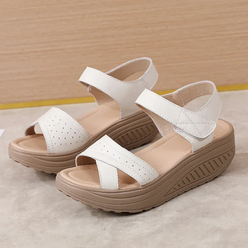 New High Quality Summer Sport Women Sandals Plus Size 35-39 Soft bottom Ladies Shoes Cozy Breathable Female beach Shoes