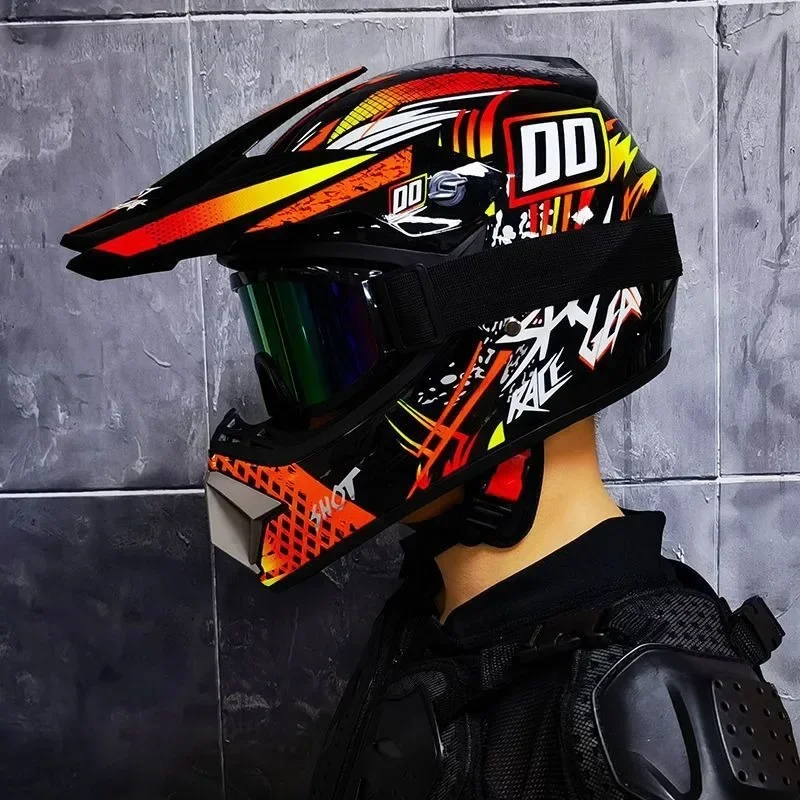 

Unisex Off-Road Helmet with Goggles and Gloves - For Rally Go-Kart Buggy and Downhill Riding