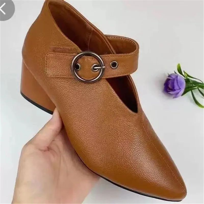 جديد بلون كل مباراة أحذية بكعب عالي المرأة مشبك لينة الوجه أشار تو كعب سميك أحذية من الجلد النساء