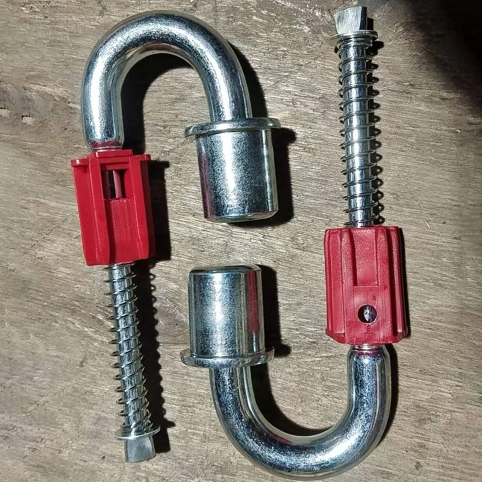 Spring Loaded Ladder Hook Compact Metal Ladder Hook Hardware Accessory Silver Toned Finish for Telescopic Ladder Folding Ladder