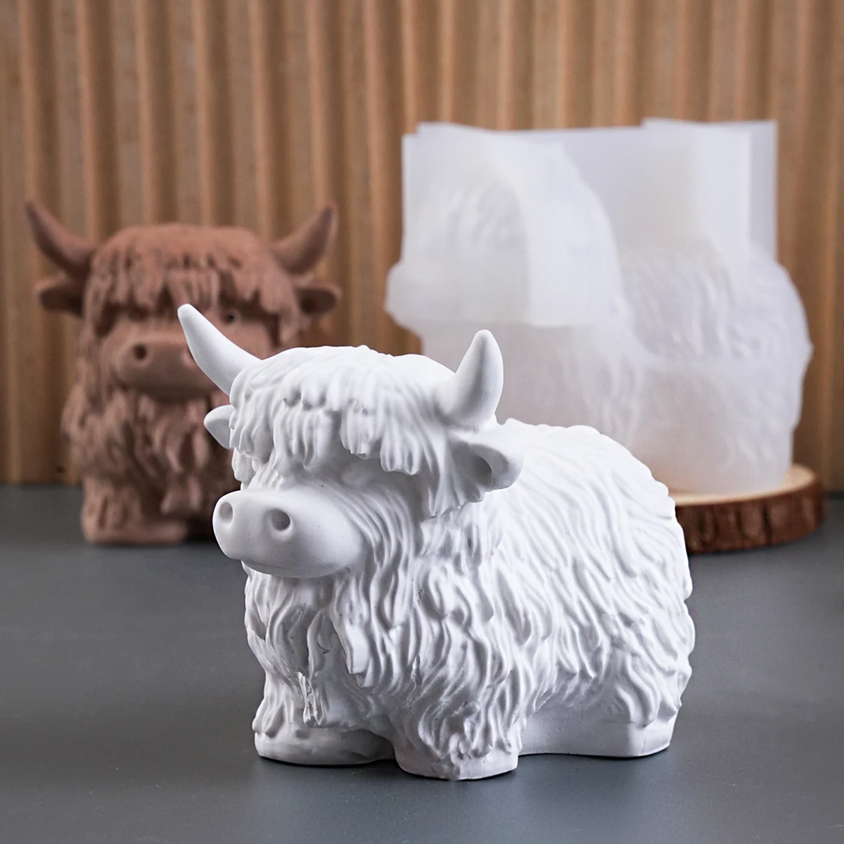 Highland Yak Gypsum Ornament Mold DIY 3D Yak Aromatherapy Candle Concrete Plaster Resin Silicone Mold Festival Craft Making Tool