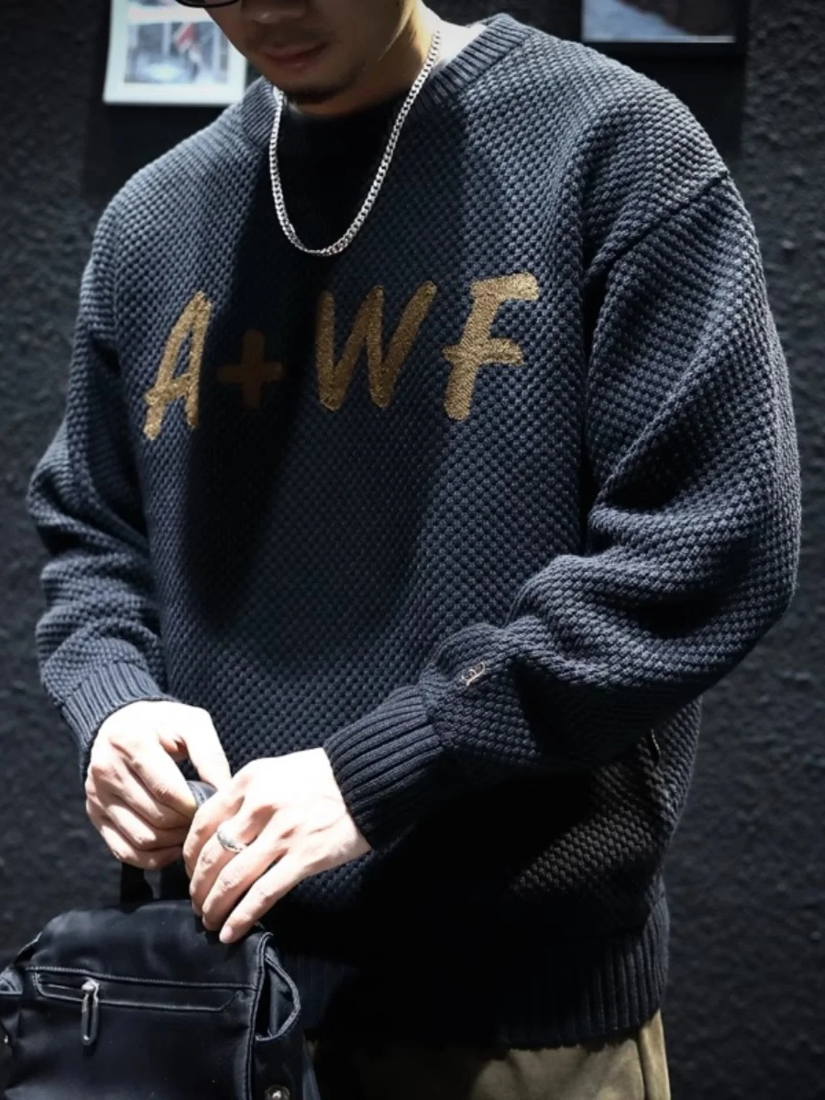 

Мужской вязаный свитер в стиле ретро, американский, большого размера, с круглым вырезом, свободного кроя, осенне-зимняя верхняя одежда, удобный, хлопковый, с длинными рукавами