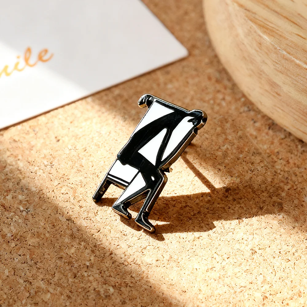 Kafka The Thinker Brooch Modern Minimalist Abstract Style Sketch Pin Lonely Portrait Creative Accessory Artistic Gift