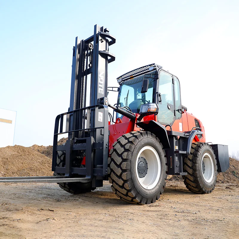 Cina Carrello elevatore per terreni a 4 ruote motrici Carrello elevatore per uso esterno diesel Carrello elevatore fuoristrada portatile da 3,5 tonnellate per tutti i terreni personalizzato