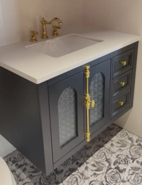 

Роскошная дубовая ванная комната во французском стиле ретро из цельного дерева, ванная комната, туалет, стена, умывальник, комбинация шкафа